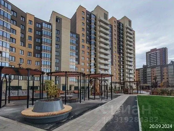 3-к кв. Красноярский край, Красноярск наб. Южная, 6 (81.2 м) - Фото 0