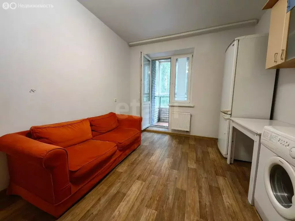 1-комнатная квартира: Тюмень, улица Мельникайте, 2к12 (42.3 м) - Фото 2