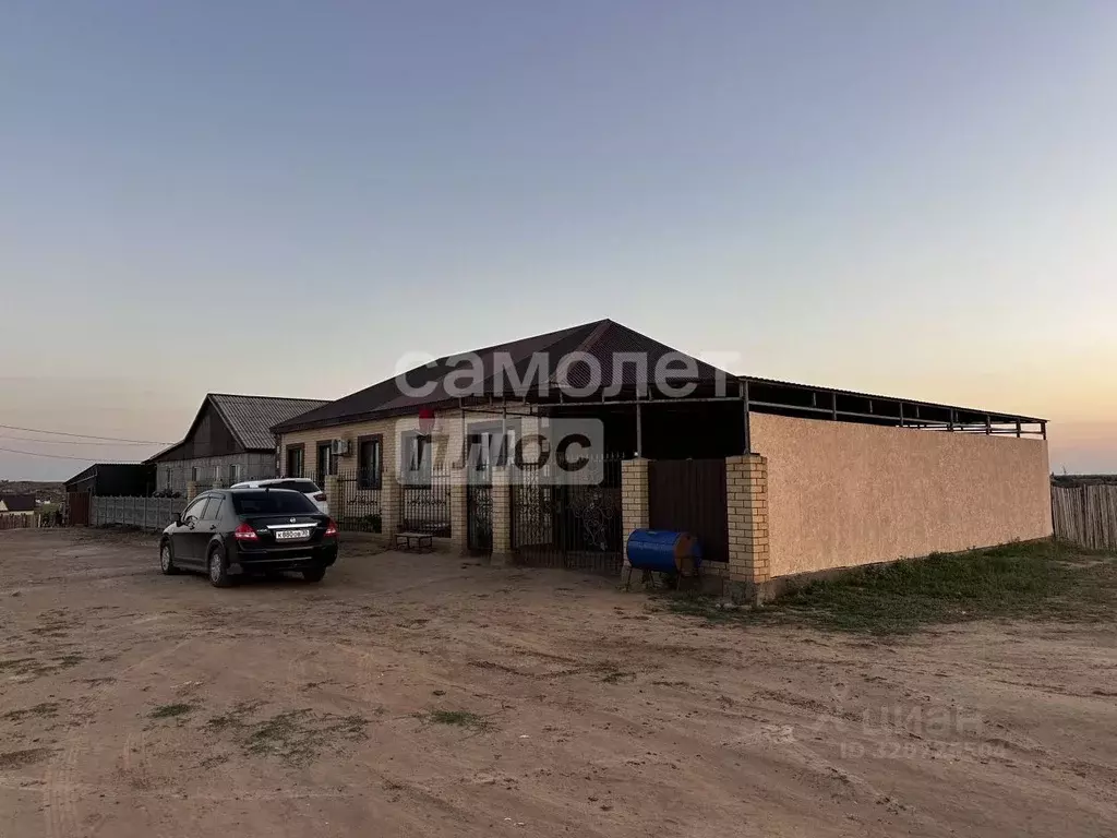 Дом в Астраханская область, Володарский район, с. Сизый Бугор ул. ... - Фото 2