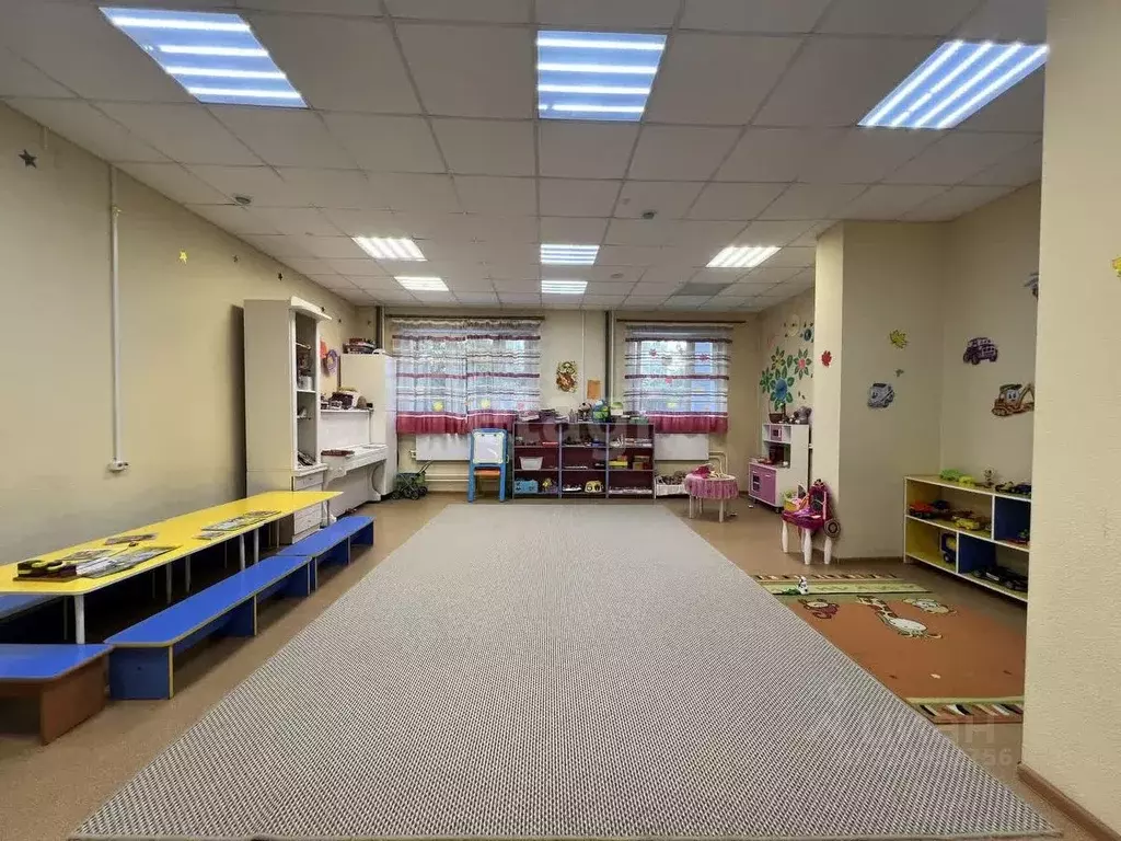 Помещение свободного назначения в Красноярский край, Красноярск просп. ... - Фото 1