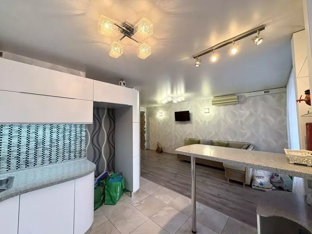 4-к кв. Свердловская область, Екатеринбург ул. Викулова, 61к4 (112.0 ... - Фото 2