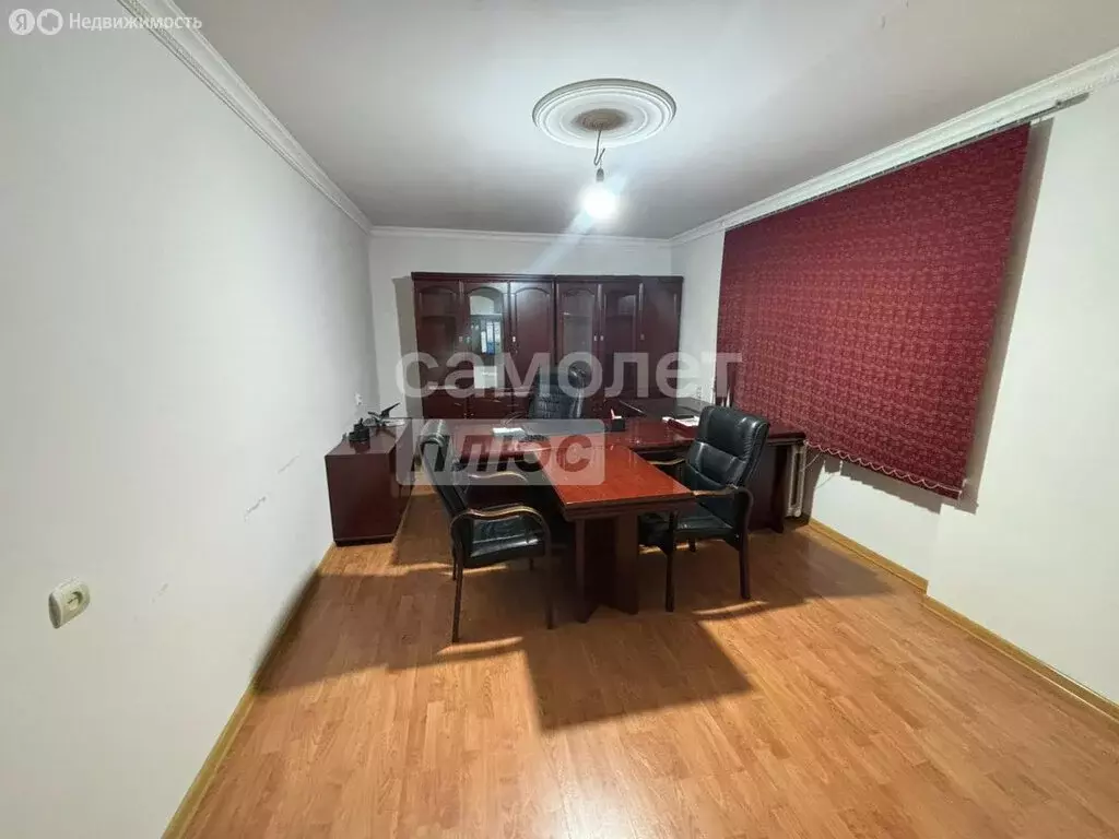 4-комнатная квартира: Грозный, улица имени Магомеда Яхъяевича Узуева, ... - Фото 1