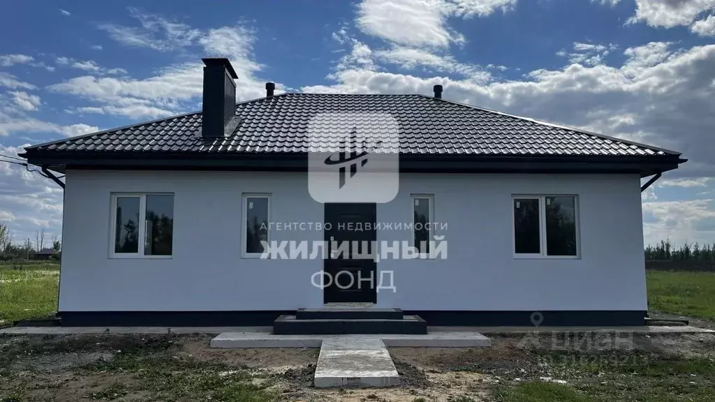 Дом в Саратовская область, Энгельсский район, пос. Новопушкинское ул. ... - Фото 1