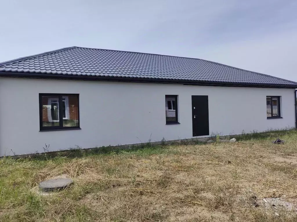 Дом в Волгоградская область, Среднеахтубинский район, Фрунзенское ... - Фото 0