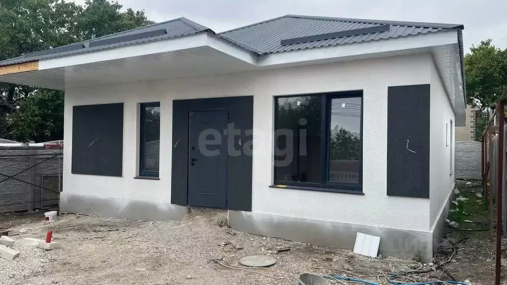 Дом в Крым, Симферополь ул. 26-я Коллективных Садов (100 м) - Фото 1