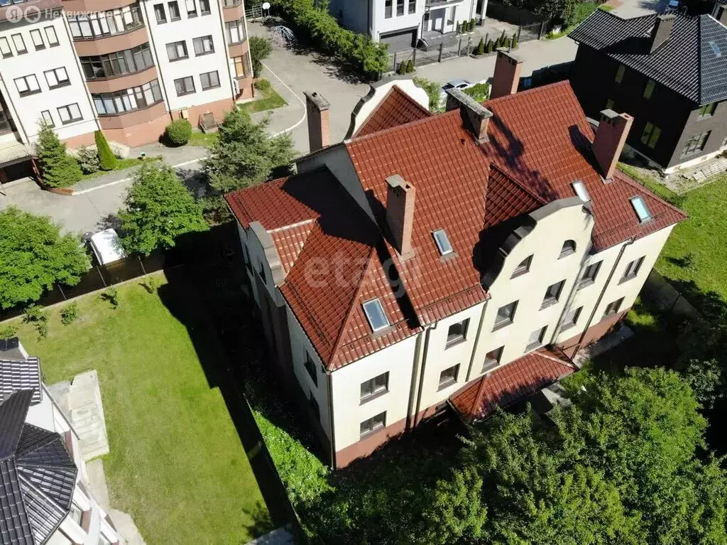 8-комнатная квартира: калининград, улица чкалова, 97а (337.7 м) - Фото 1