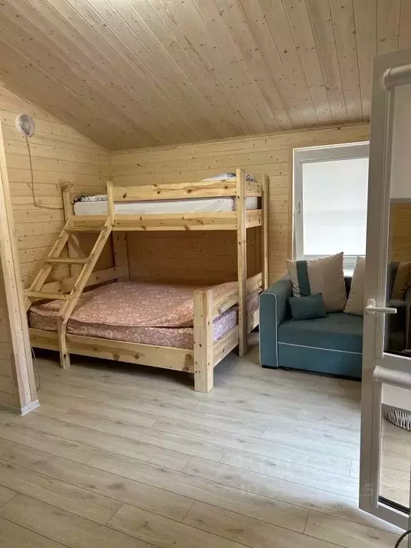 Дом в Карачаево-Черкесия, Теберда Карачаевский городской округ, ул. ... - Фото 0
