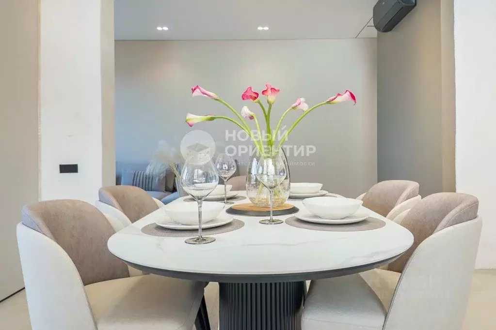 3-к кв. Свердловская область, Екатеринбург ул. Хохрякова, 66 (109.0 м) - Фото 1