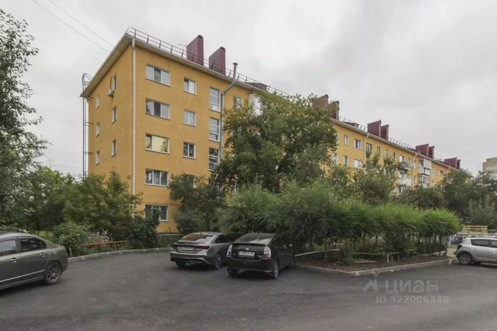 3-к кв. Омская область, Омск ул. Красный Путь, 145 (58.0 м) - Фото 0