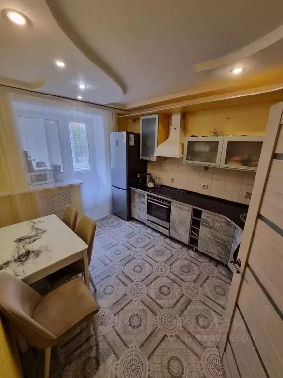 3-к кв. Коми, Сыктывкар Интернациональная ул., 32 (72.8 м) - Фото 0