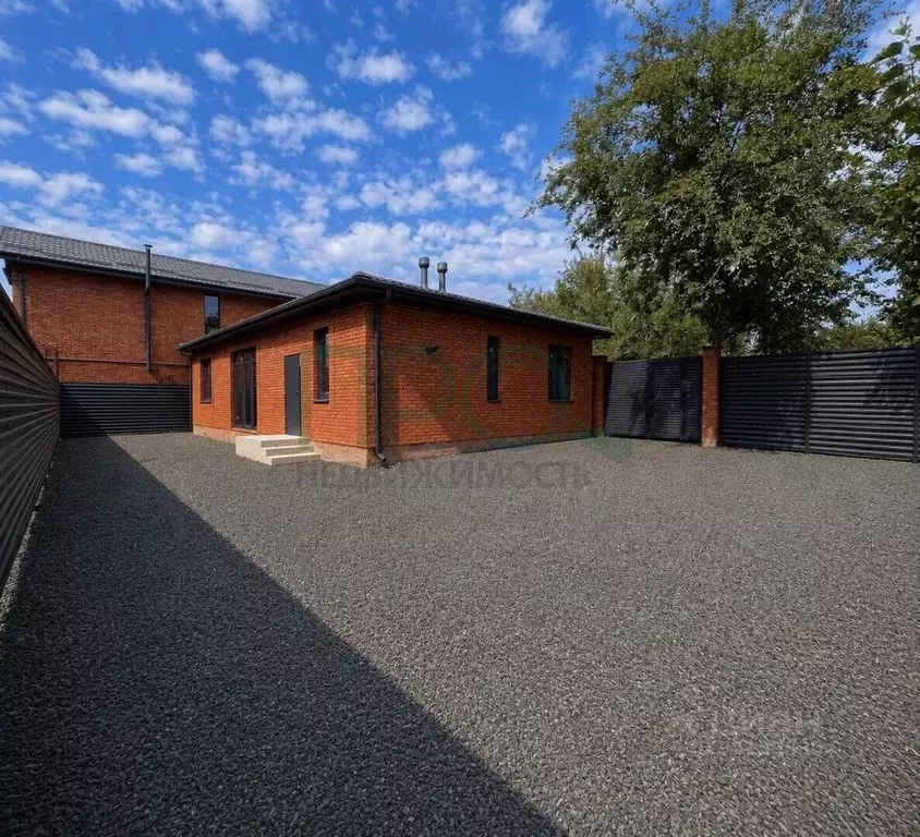 Дом в Ростовская область, Таганрог 18-й пер., 3 (100 м) - Фото 1