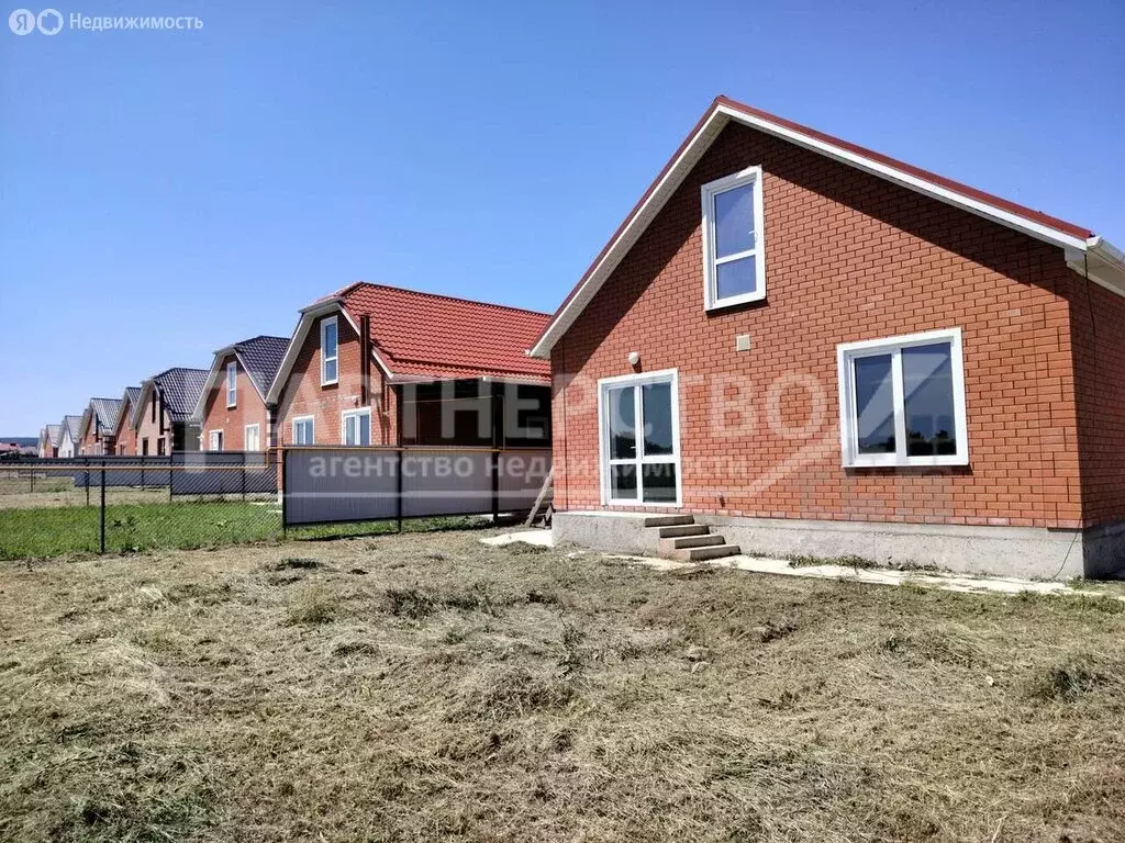 Дом в Черноморский, улица Ломоносова (88 м) - Фото 1