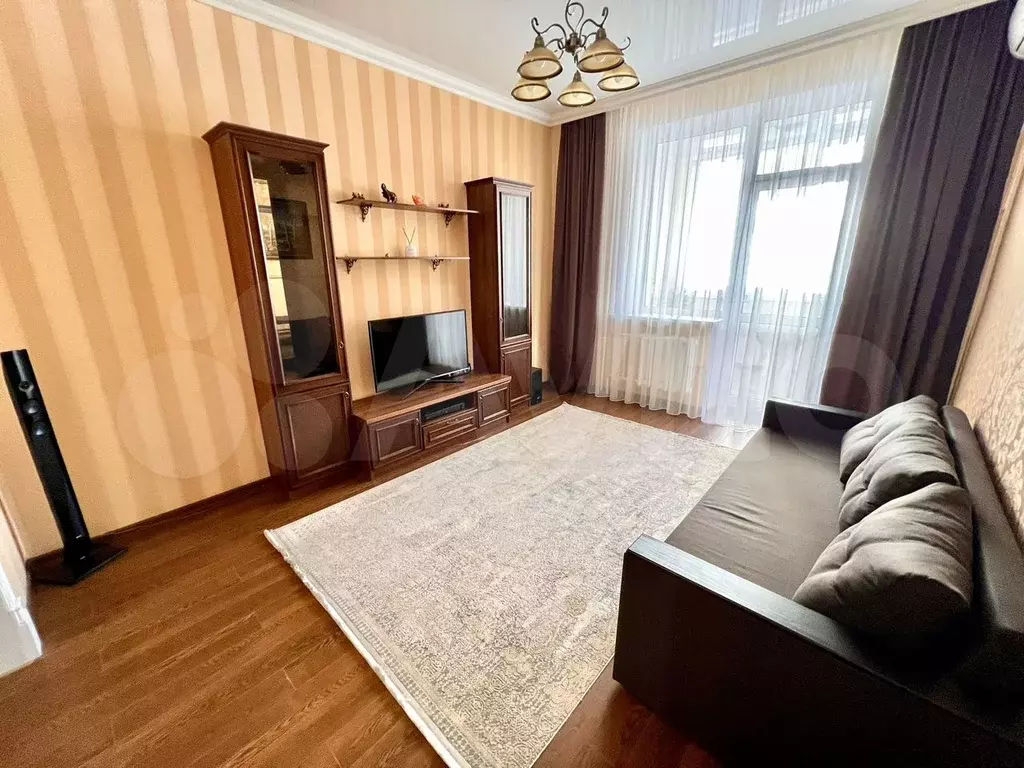 3-к. квартира, 90 м, 2/6 эт. - Фото 1