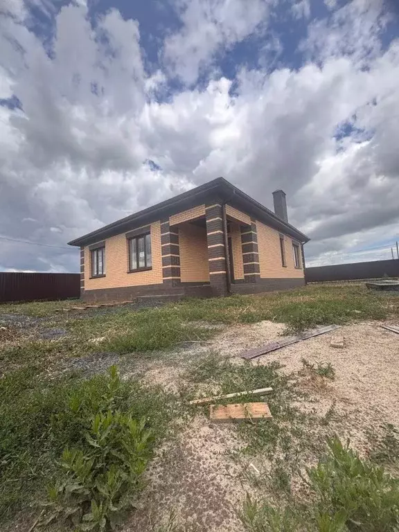 Дом в Ростовская область, Неклиновский район, с. Новобессергеневка ул. ... - Фото 1