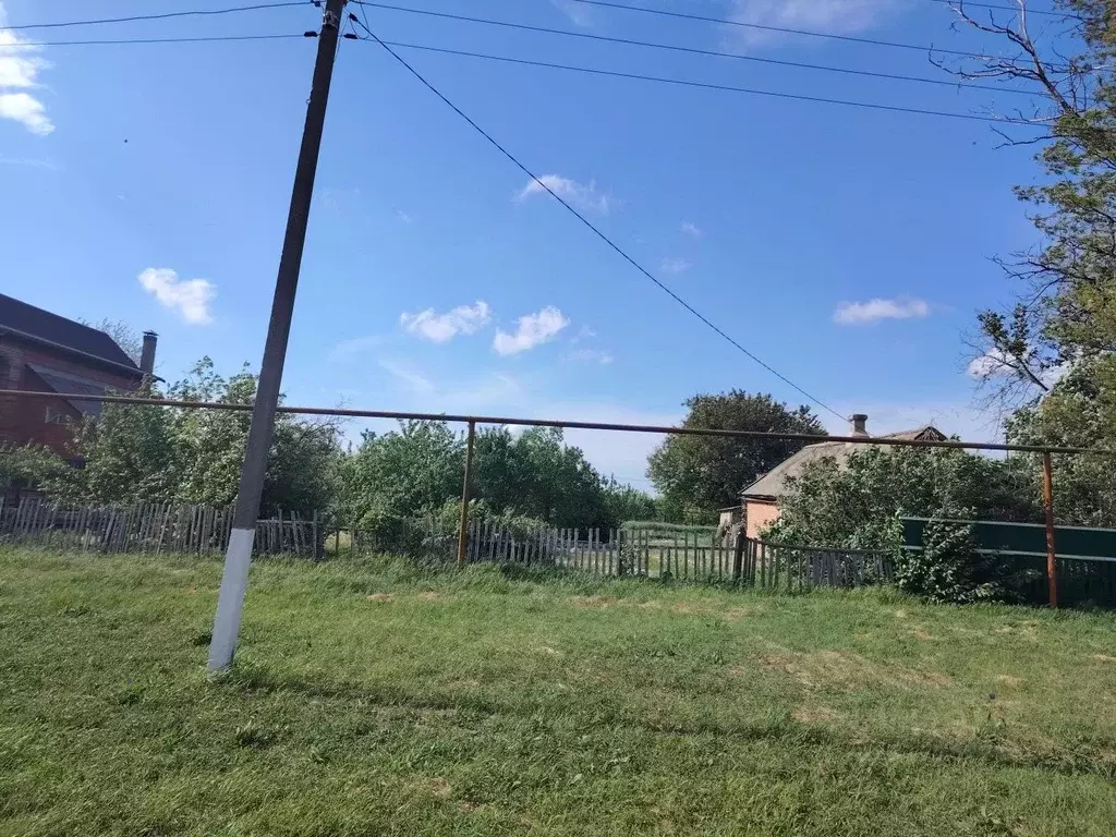 Участок в Краснодарский край, Ейский район, с. Кухаривка ул. Гоголя ... - Фото 0