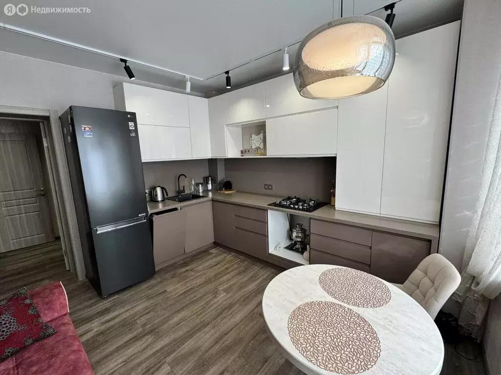 2-комнатная квартира: Бор, Коммунистическая улица, 8 (62.5 м) - Фото 2