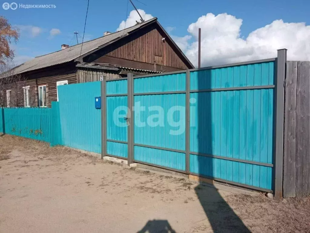 Дом в посёлок городского типа Усть-Баргузин, улица Орджоникидзе (72.4 ... - Фото 0