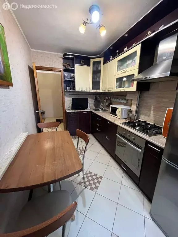 3-комнатная квартира: Нефтекамск, улица Карла Маркса, 12 (64.2 м) - Фото 1