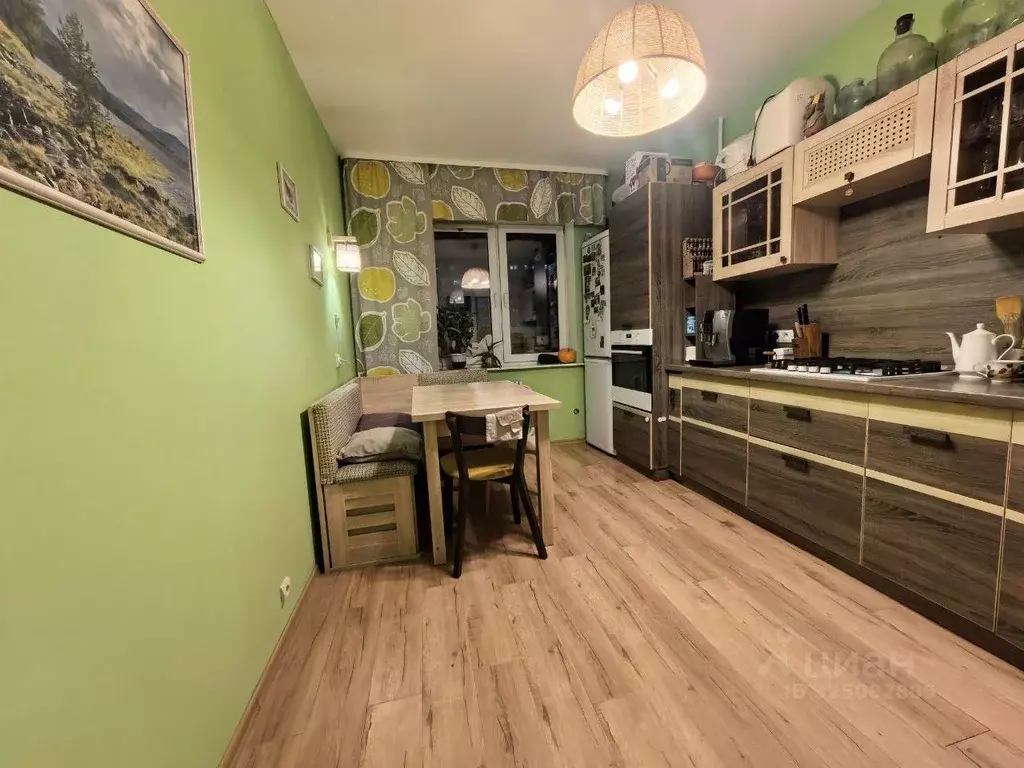 3-к кв. Омская область, Омск ул. Завертяева, 18к1 (65.0 м) - Фото 0