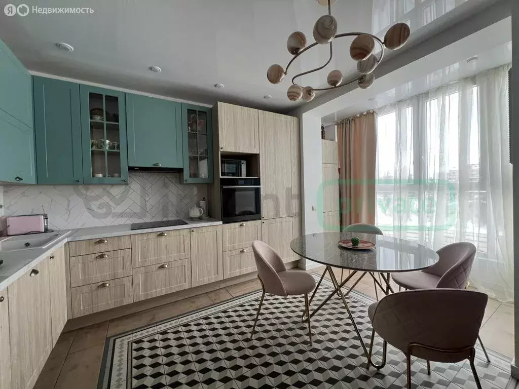 2-комнатная квартира: Калининград, Первомайская улица, 5 (72 м) - Фото 0