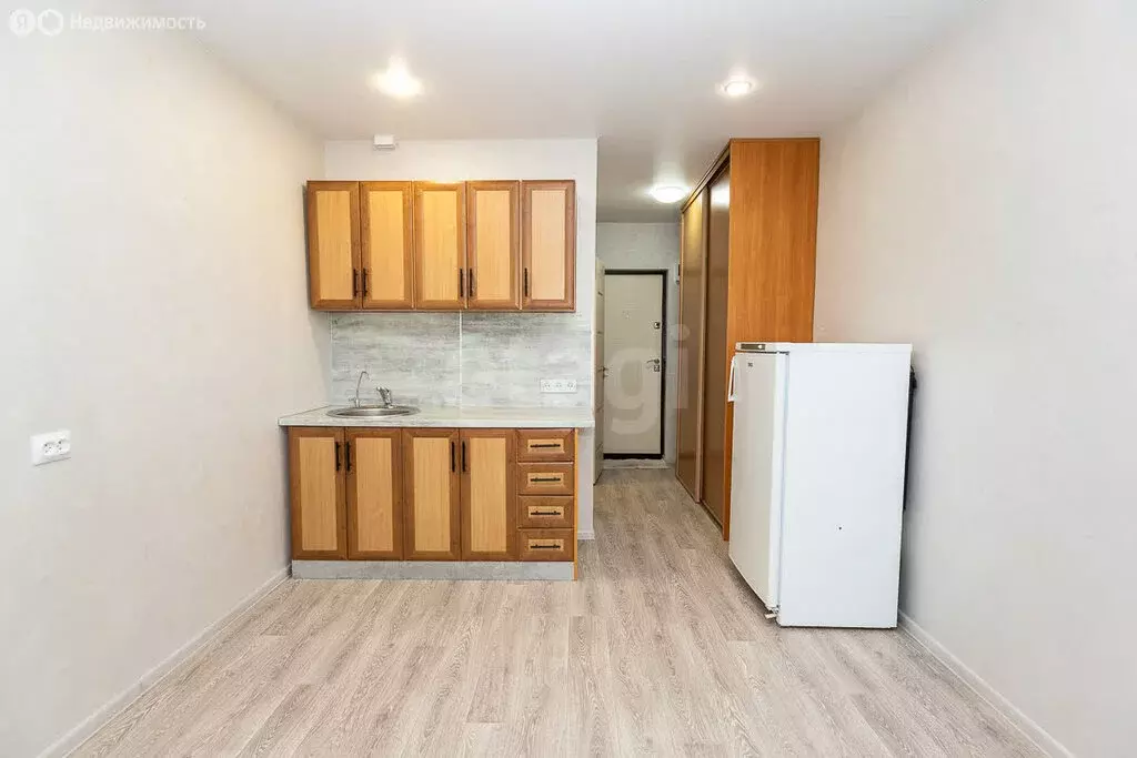 Квартира-студия: Благовещенск, 2-й микрорайон, улица Кантемирова, 13 ... - Фото 1