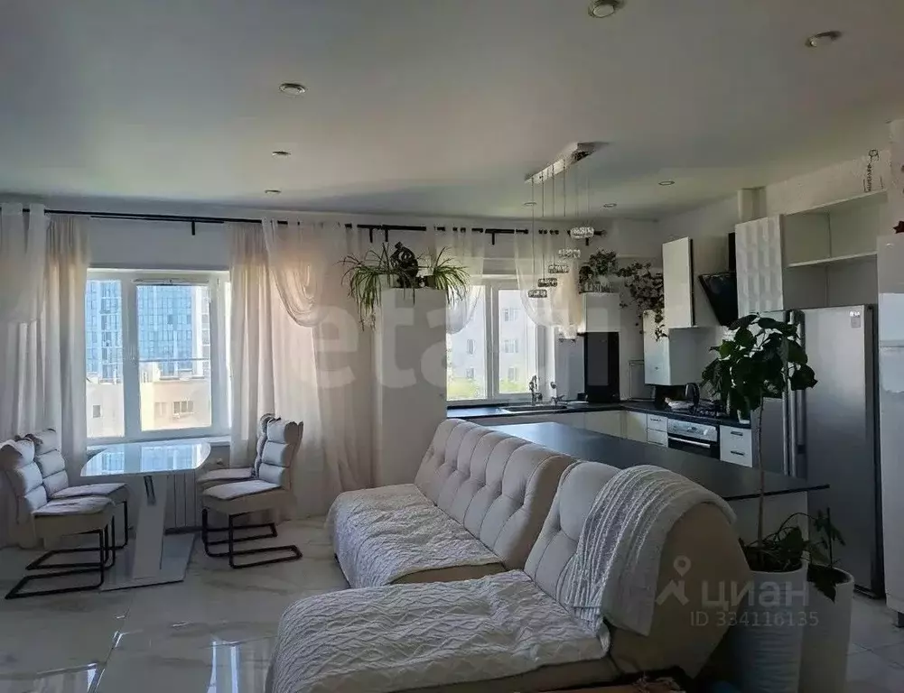 2-к кв. Чувашия, Чебоксары пл. Речников, 7 (99.2 м) - Фото 1