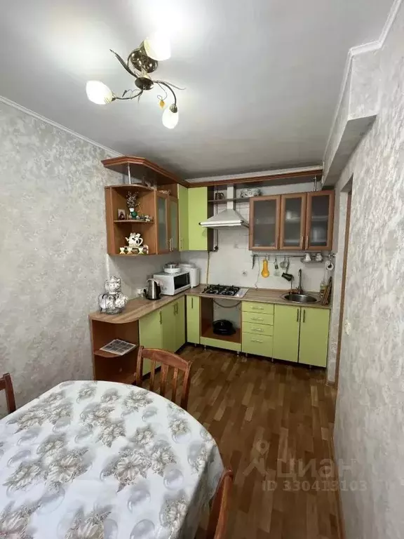 3-к кв. Чувашия, Вурнары пгт ул. Матросова, 8 (82.0 м) - Фото 1