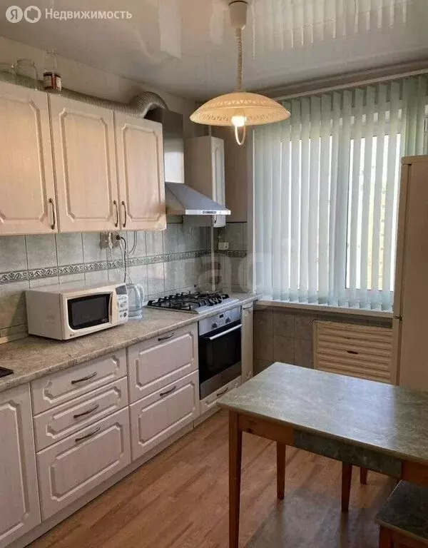 3-комнатная квартира: Киров, улица Маршала И.С. Конева, 13к1 (63 м) - Фото 1