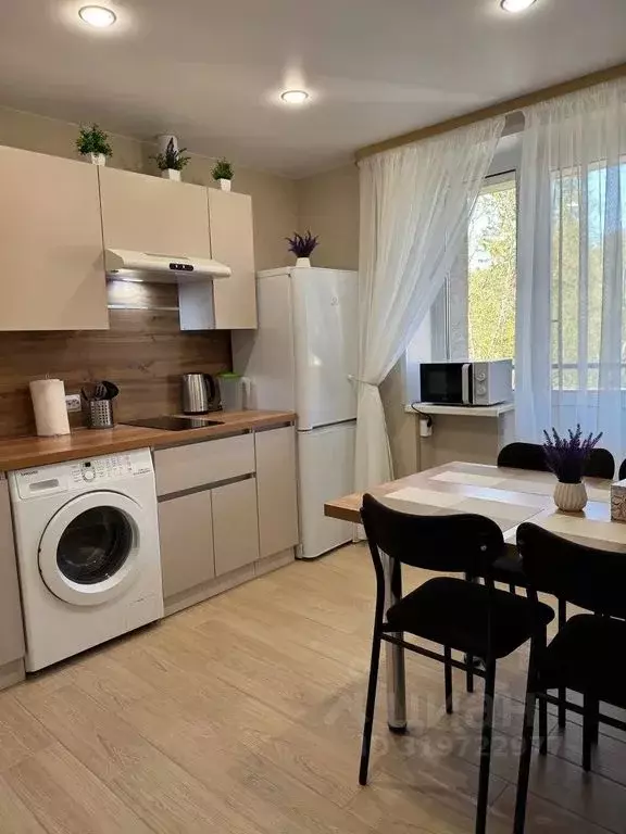 2-к кв. Карелия, Сортавала ул. Дружбы Народов, 17 (60.0 м) - Фото 1