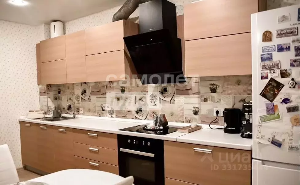 2-к кв. Тюменская область, Тюмень ул. Монтажников, 61 (55.5 м) - Фото 1