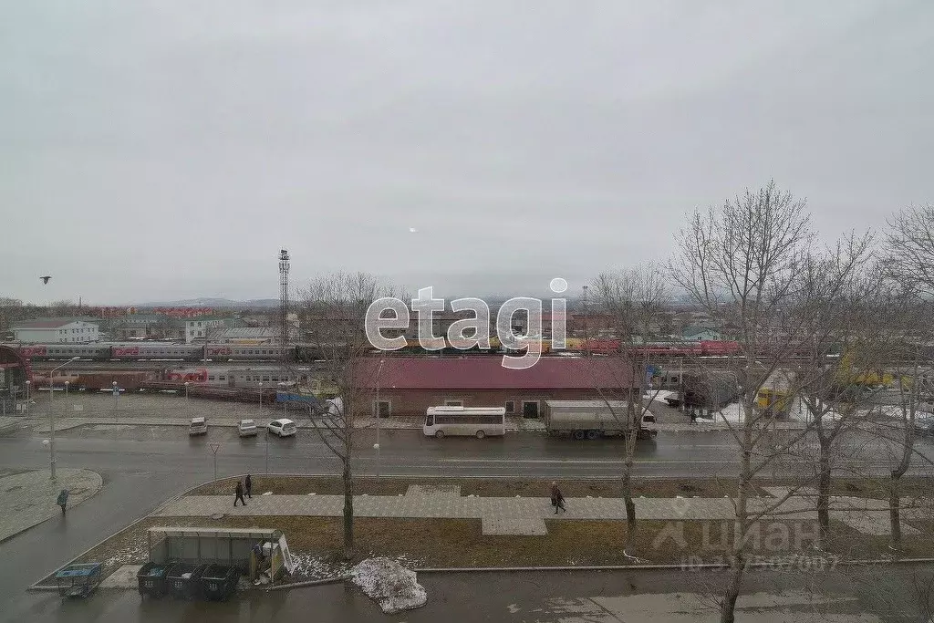 3-к кв. Сахалинская область, Южно-Сахалинск Вокзальная ул., 9 (61.9 м) - Фото 0