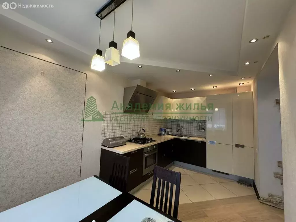 3-комнатная квартира: Саратов, Усть-Курдюмская улица, 1 (80 м) - Фото 1