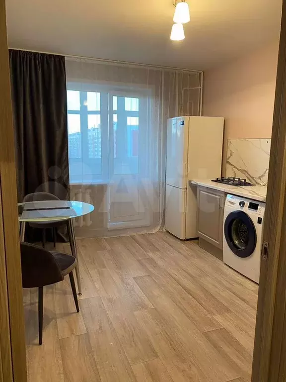 2-к. квартира, 55 м, 7/10 эт. - Фото 0