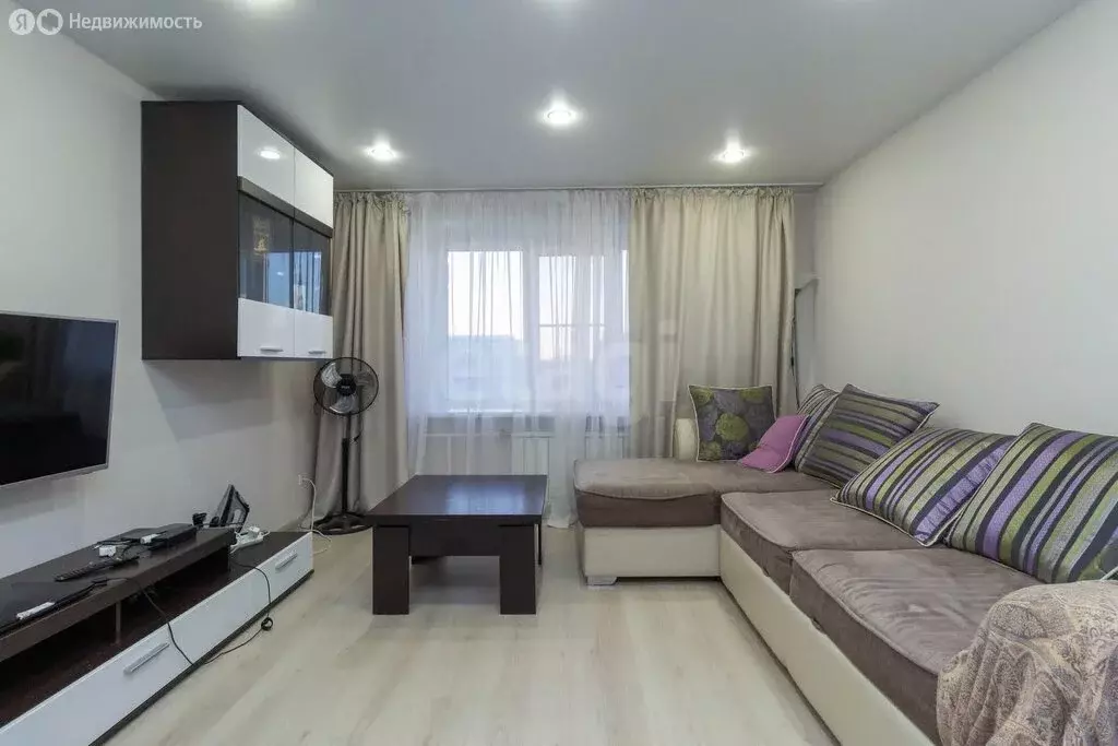 3-комнатная квартира: Красноярск, проспект Мира, 132 (63.3 м) - Фото 1