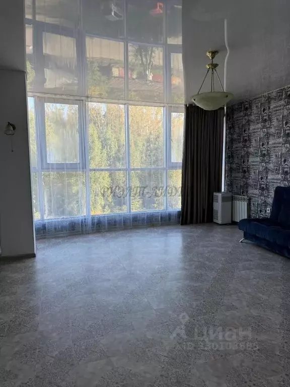 1-к кв. Алтай, Горно-Алтайск Советская ул., 7/1 (55.8 м) - Фото 1