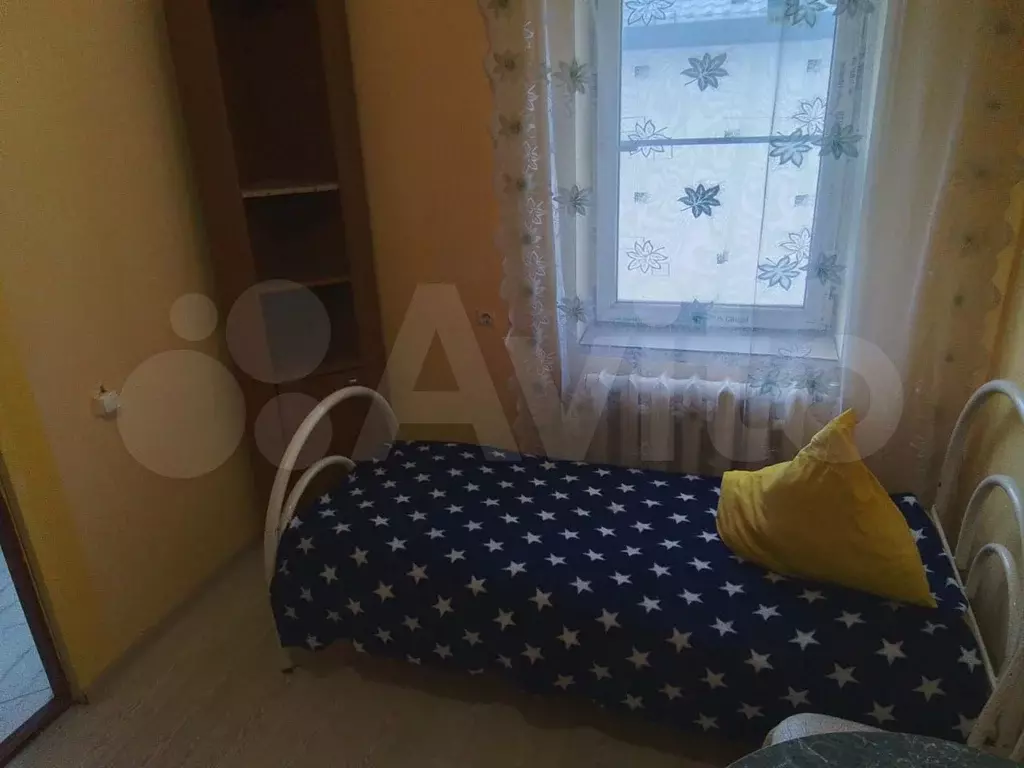 Комната 16 м в 4-к., 2/2 эт. - Фото 1