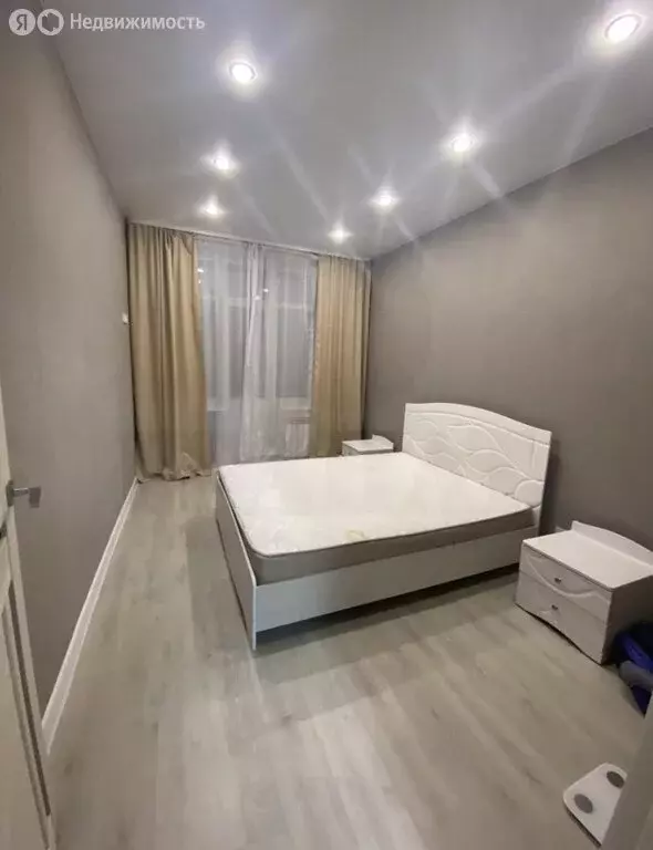 3-комнатная квартира: Невьянск, улица Матвеева, 1 (60.6 м) - Фото 1