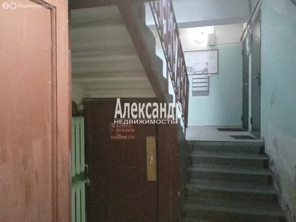 2-комнатная квартира: городской посёлок Кузнечное, Приозерское шоссе, ... - Фото 2