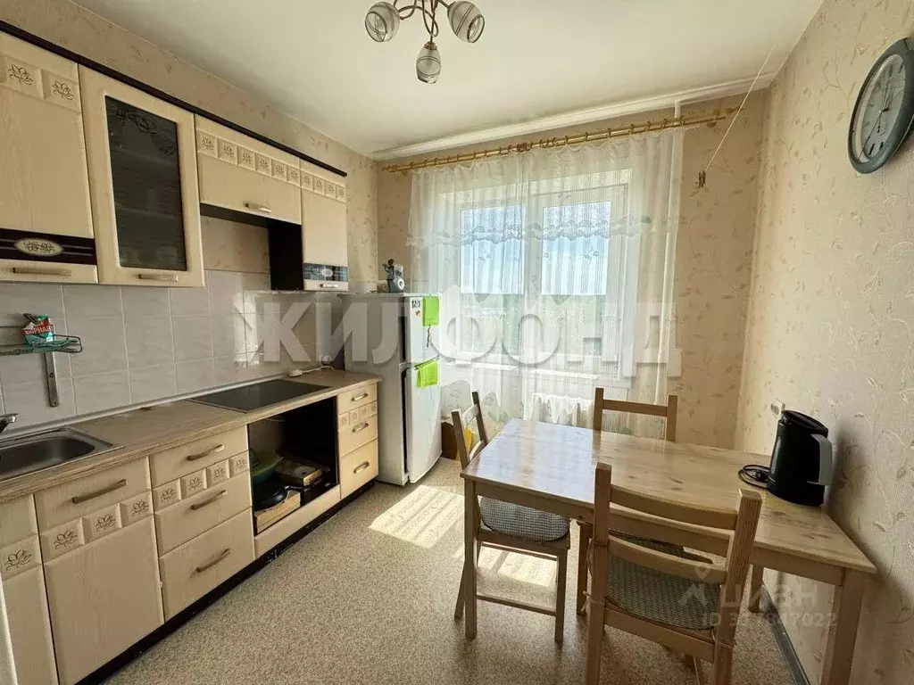 2-к кв. Новосибирская область, Новосибирск Шлюз мкр, ул. Русская, 31 ... - Фото 0
