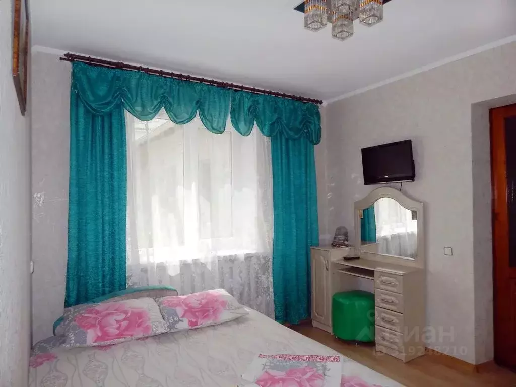 2-к кв. Крым, Феодосия ул. 8 Марта, 18/22 (48.0 м) - Фото 0