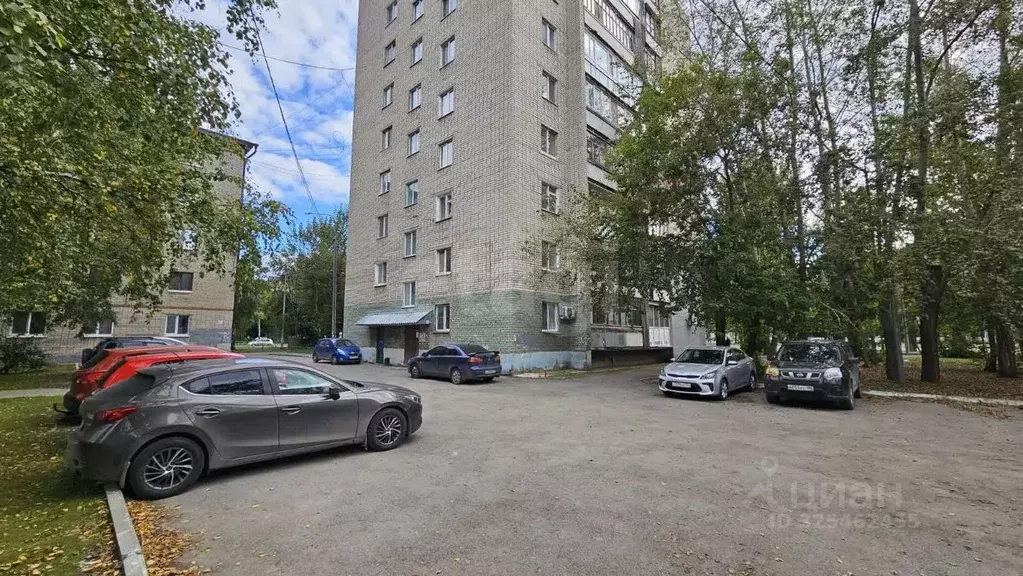 2-к кв. Тюменская область, Тюмень ул. 50 лет Октября, 37 (64.5 м) - Фото 1