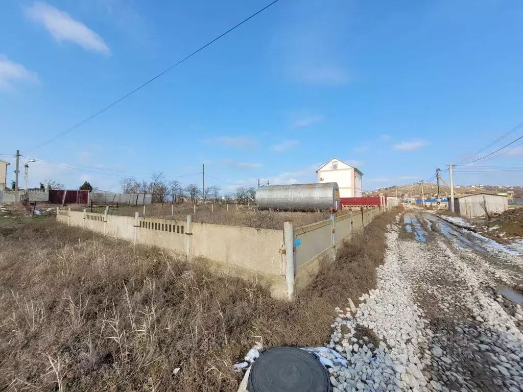 Дом в Крым, Ленинский район, Щелкино городское поселение, Энергетик-2 ... - Фото 1