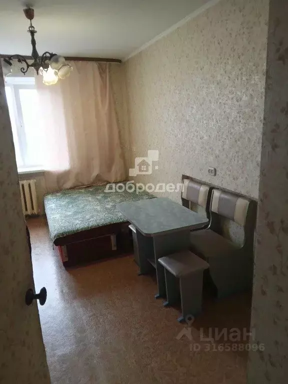 Комната Свердловская область, Екатеринбург пер. Парковый, 14 (11.5 м) - Фото 0