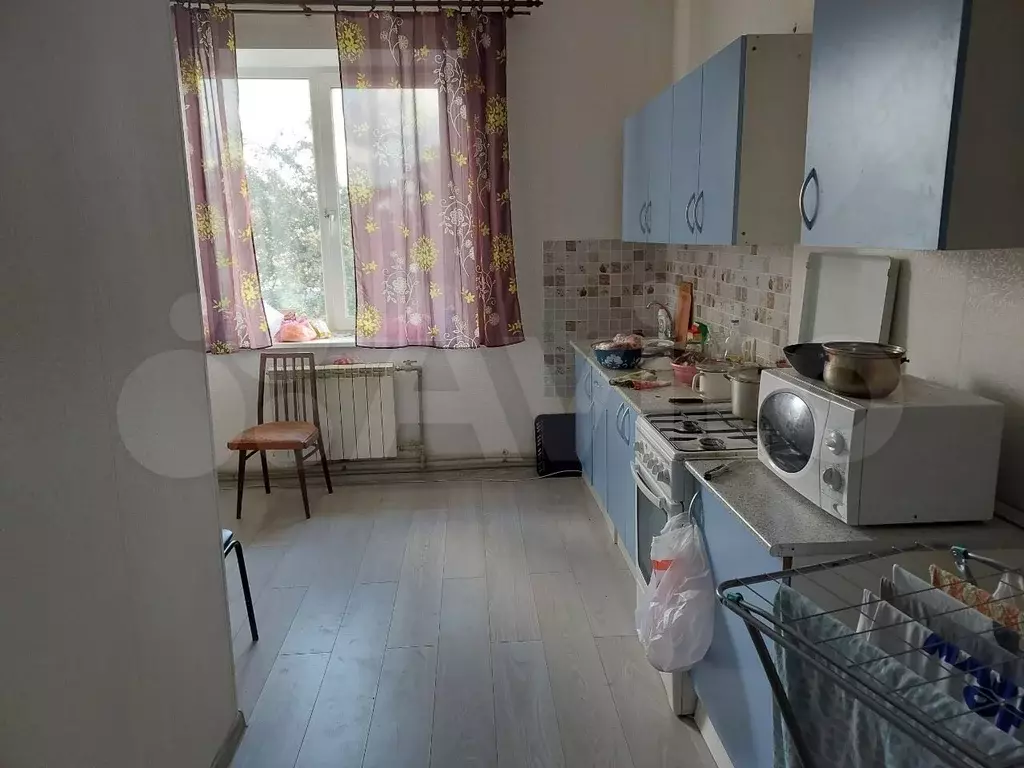 Комната 15 м в 4-к., 2/2 эт. - Фото 1