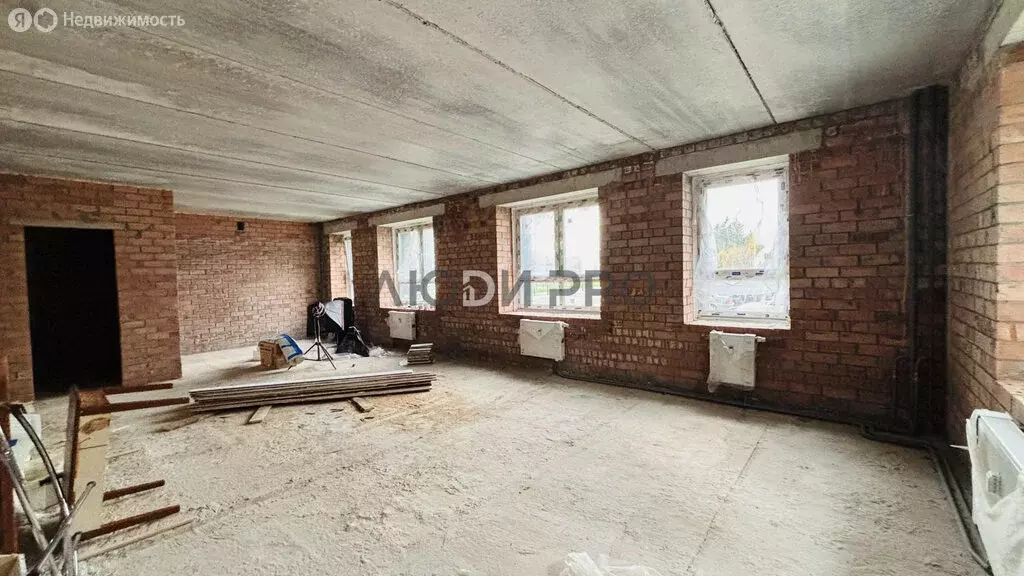 3-комнатная квартира: Сыктывкар, район Орбита, Петрозаводская улица, ... - Фото 1