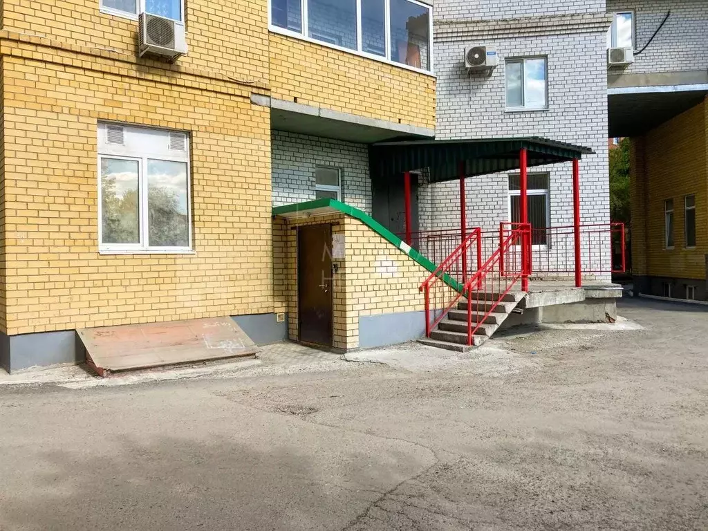 Помещение свободного назначения в Тюменская область, Тюмень ул. ... - Фото 1