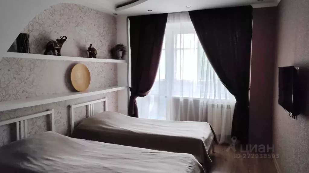 3-к кв. Самарская область, Тольятти ул. Дзержинского, 9 (70.0 м) - Фото 0