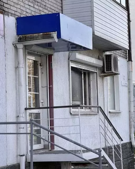 Помещение свободного назначения в Алтайский край, Барнаул просп. ... - Фото 1