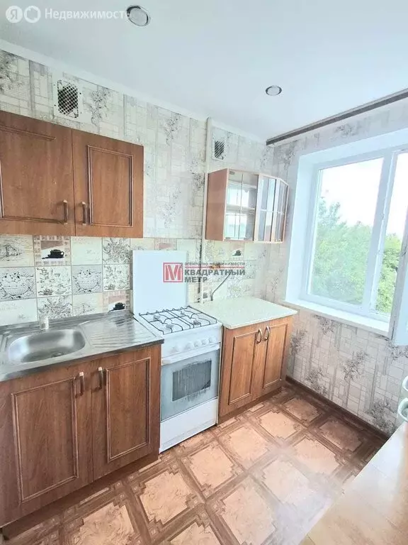 2-комнатная квартира: Старый Оскол, улица Хмелёва, 1 (45 м) - Фото 1