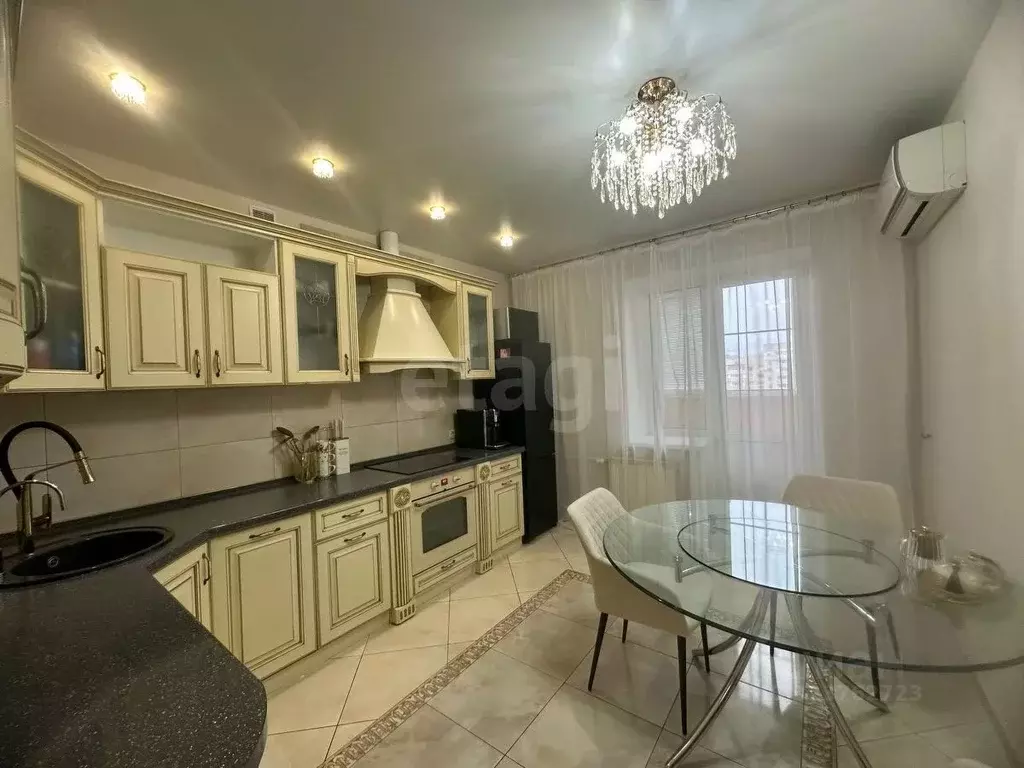 3-к кв. Воронежская область, Воронеж ул. 20-летия Октября, 66А (89.7 ... - Фото 1